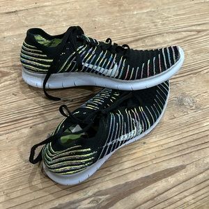 Nike women’s Free RN Flyknit